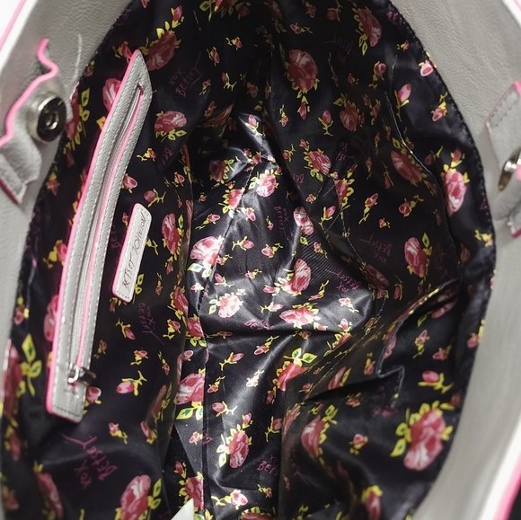 Betsey Johnson Black and Pink Heart Bow Hand Bag Purse Floral Silver Hardwear - Picture 7 of 11